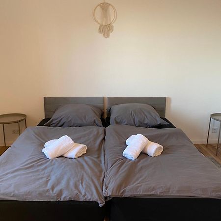 Hochwertige Ferienwohnung Mit 7Qm Balkon, Netflix, Kaffeeautomat, Rainshower Bad 츠비카우 외부 사진