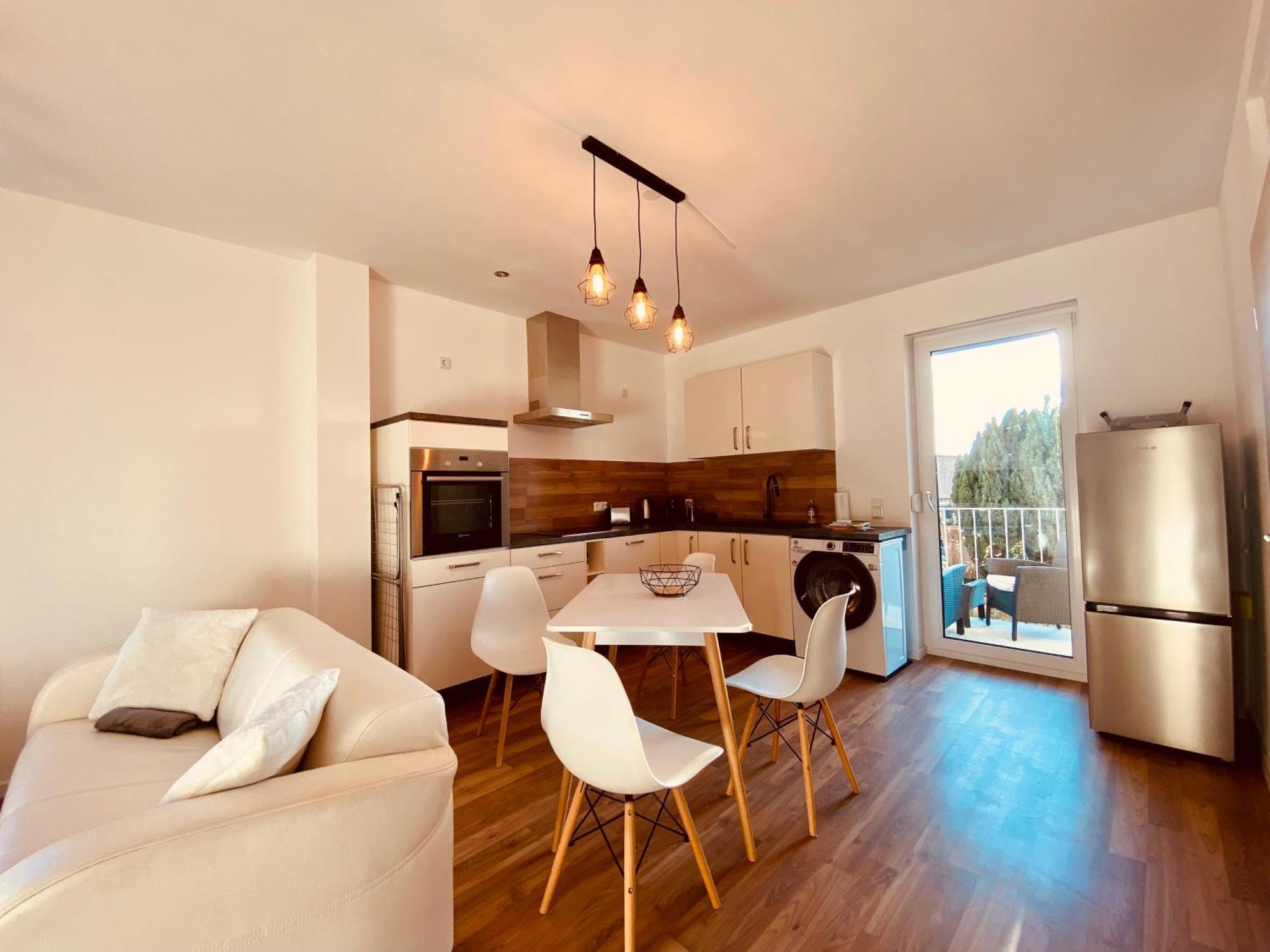 Hochwertige Ferienwohnung Mit 7Qm Balkon, Netflix, Kaffeeautomat, Rainshower Bad 츠비카우 외부 사진