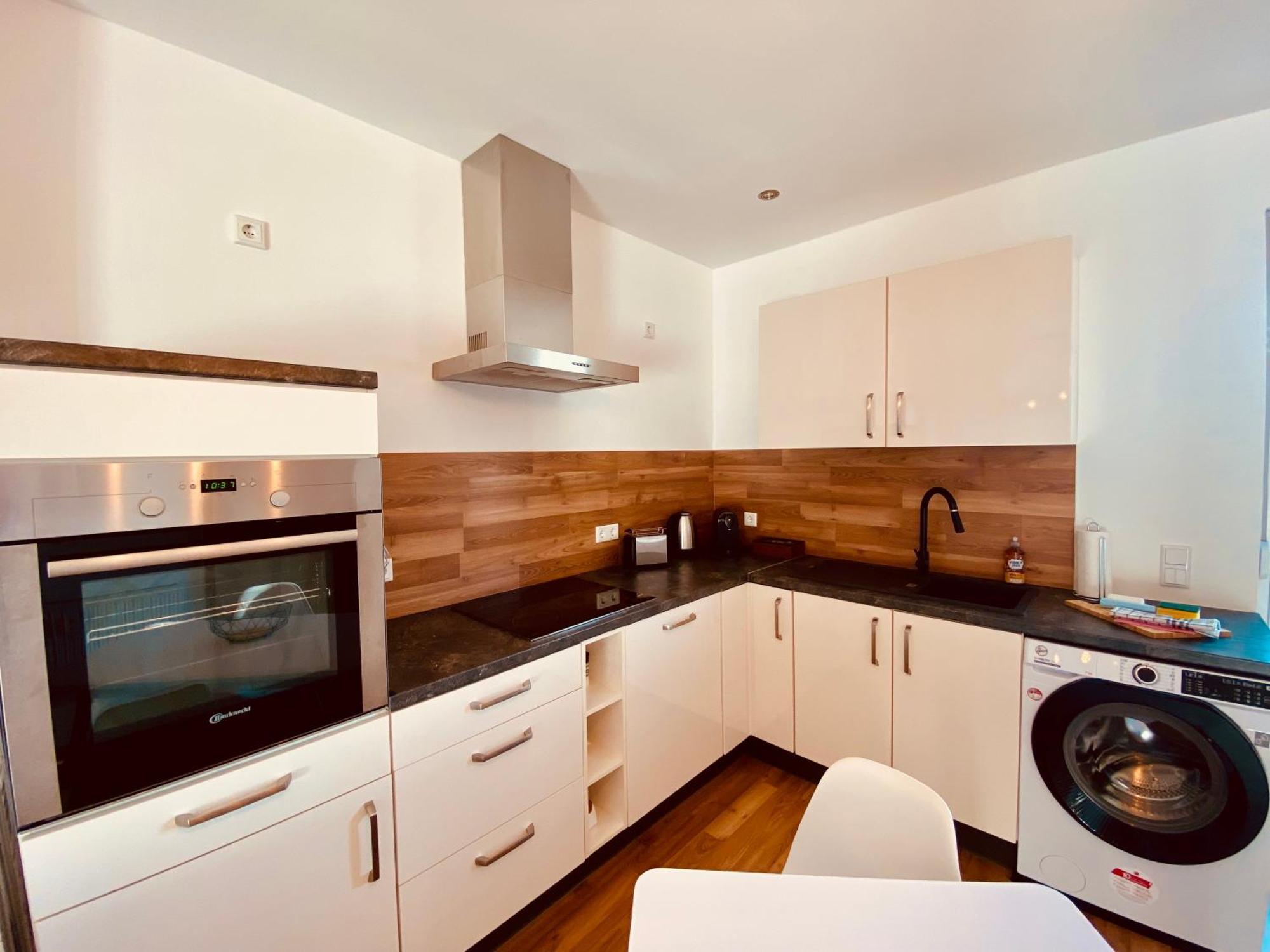 Hochwertige Ferienwohnung Mit 7Qm Balkon, Netflix, Kaffeeautomat, Rainshower Bad 츠비카우 외부 사진