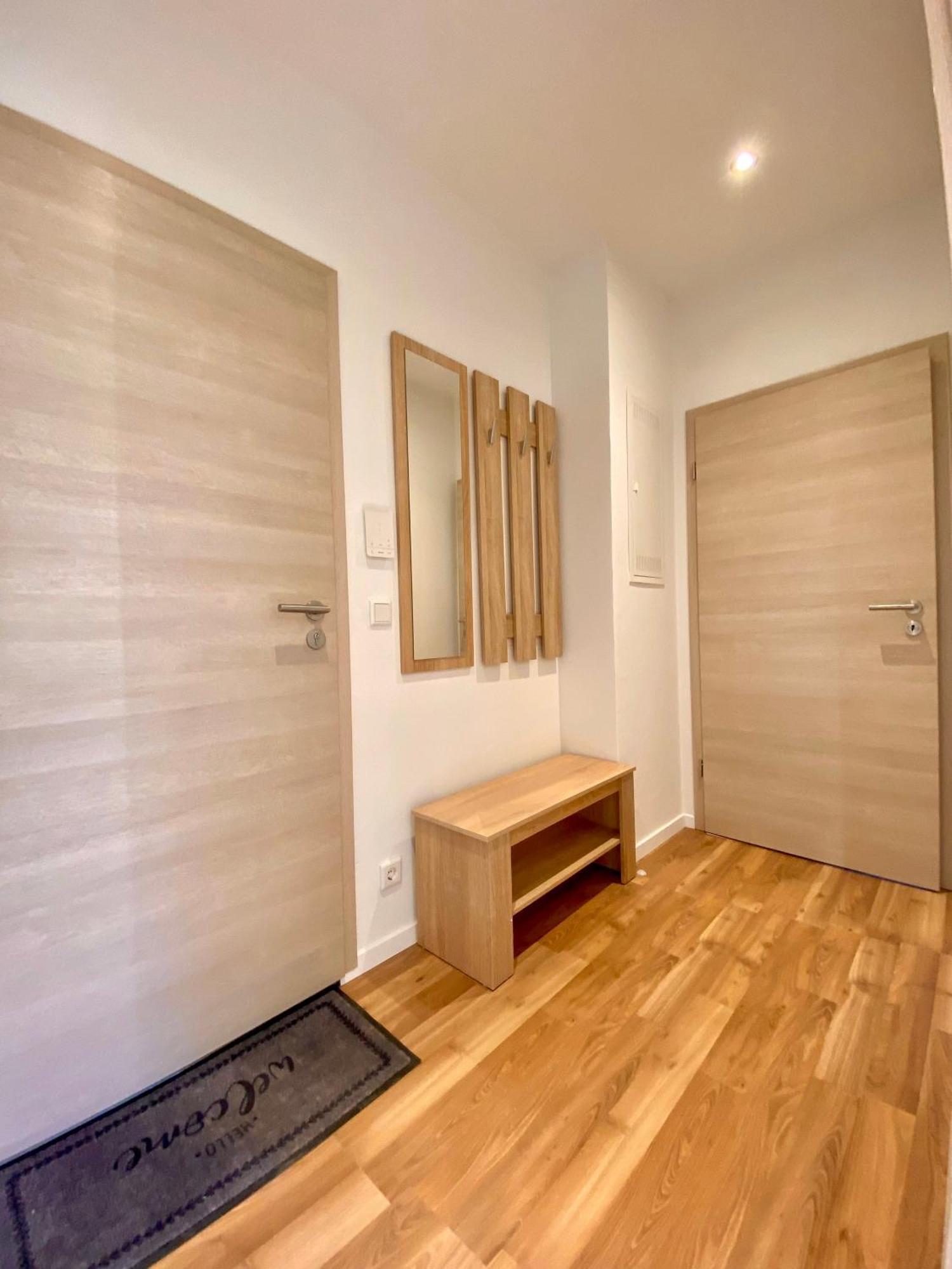 Hochwertige Ferienwohnung Mit 7Qm Balkon, Netflix, Kaffeeautomat, Rainshower Bad 츠비카우 외부 사진