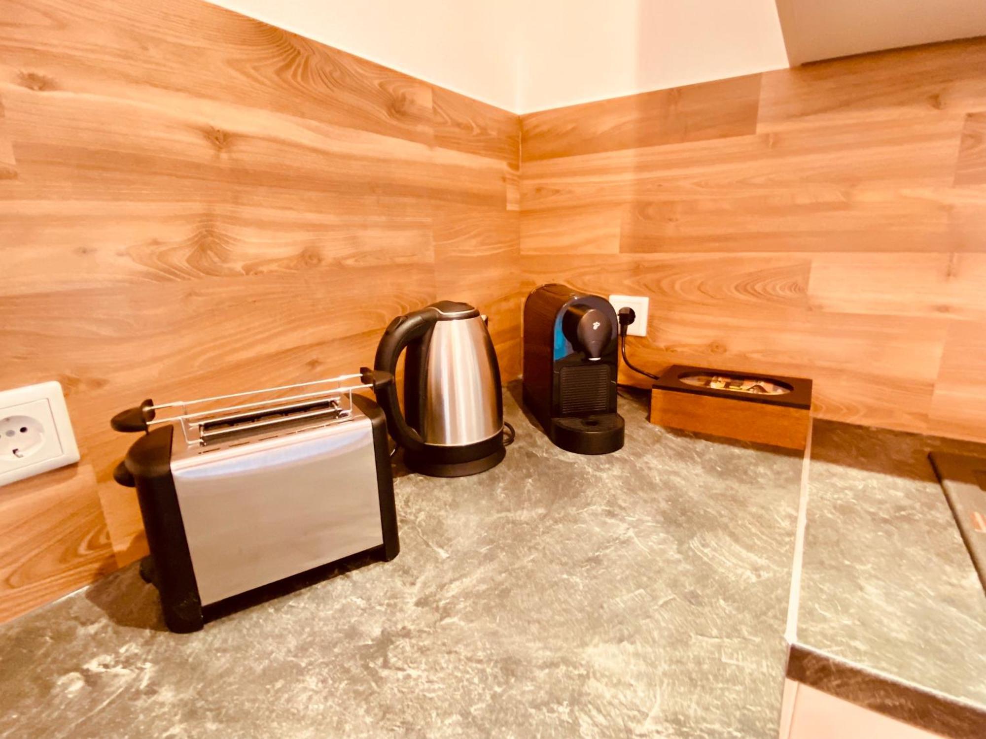 Hochwertige Ferienwohnung Mit 7Qm Balkon, Netflix, Kaffeeautomat, Rainshower Bad 츠비카우 외부 사진