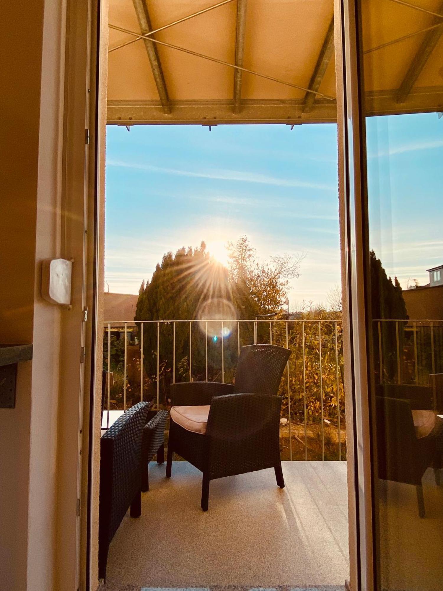 Hochwertige Ferienwohnung Mit 7Qm Balkon, Netflix, Kaffeeautomat, Rainshower Bad 츠비카우 외부 사진
